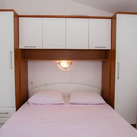 Apartments Bartul Sućuraj Δωμάτιο φωτογραφία